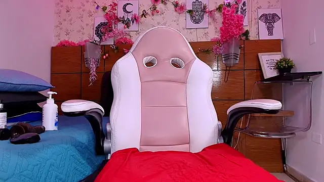 Snapshot of aisha_sh chatting on 09-12-25, 11:54 aisha sh online show from 09-12-25, 11:54