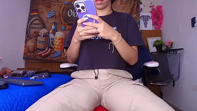 Snapshot of aisha_sh chatting on 09-29-25, 11:59 aisha sh online show from 09-29-25, 11:59