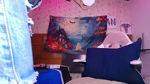 Snapshot of aisha_sh chatting on 10-13-25, 12:05 aisha sh online show from 10-13-25, 12:05