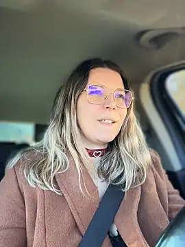 EmyLana online show from 02-04-25, 02:10