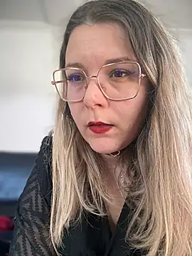 EmyLana online show from 02-06-25, 02:04