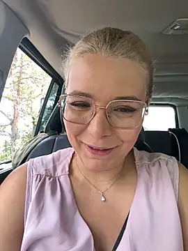 EmyLana online show from 09-10-25, 08:25