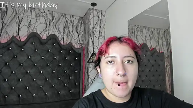 larissa01  online show from 01-27-25, 02:42