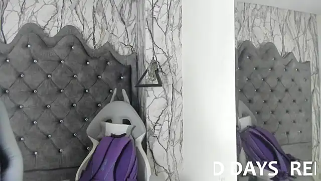 larissa01  online show from 02-01-25, 03:41