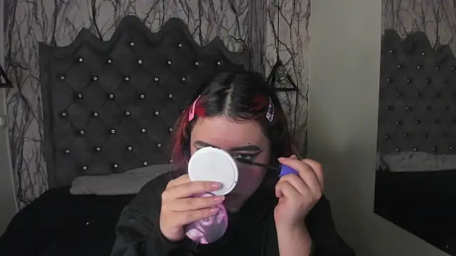 larissa01  online show from 03-04-25, 03:11