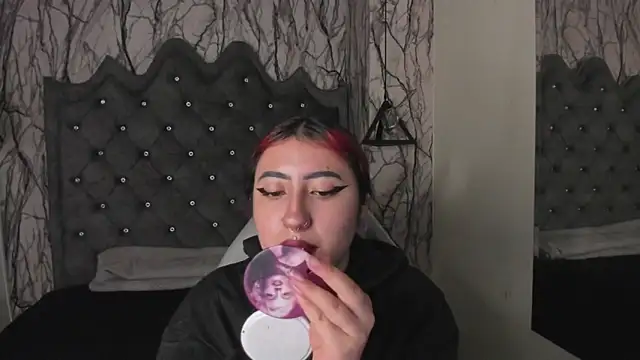 larissa01  online show from 03-05-25, 03:29