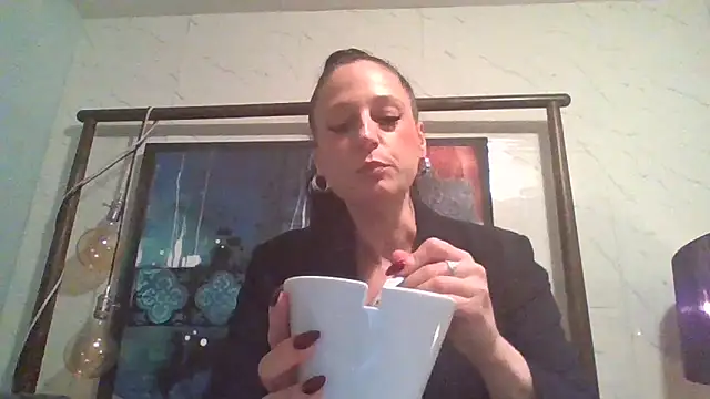 Audrey hotty online show from 11-11-25, 10:10