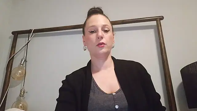 Snapshot of Audrey_hotty chatting on 02-08-26, 05:00 Audrey hotty online show from 02-08-26, 05:00