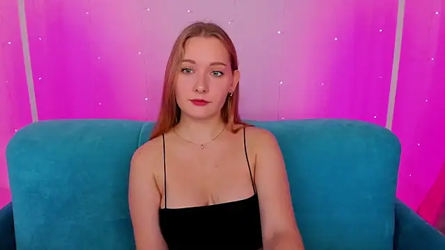 Snapshot of AlinaVice chatting on 10-31-25, 01:06 AlinaVice online show from 10-31-25, 01:06