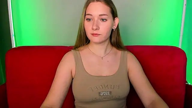 Snapshot of AlinaVice chatting on 11-20-25, 12:55 AlinaVice online show from 11-20-25, 12:55