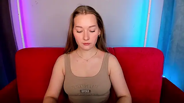 Snapshot of AlinaVice chatting on 12-04-25, 01:04 AlinaVice online show from 12-04-25, 01:04