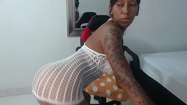 Snapshot of ZashaRomero chatting on 12-18-24, 09:14 ZashaRomero online show from 12-18-24, 09:14