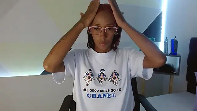 Snapshot of ZashaRomero chatting on 02-15-25, 08:01 ZashaRomero online show from 02-15-25, 08:01