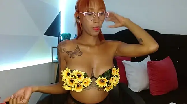 Snapshot of ZashaRomero chatting on 03-07-25, 10:54 ZashaRomero online show from 03-07-25, 10:54