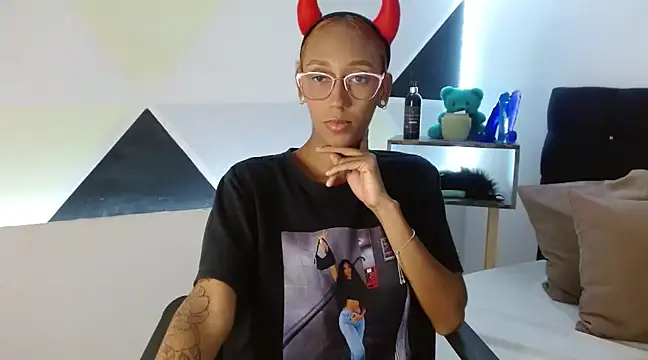 Snapshot of ZashaRomero chatting on 03-20-25, 08:29 ZashaRomero online show from 03-20-25, 08:29