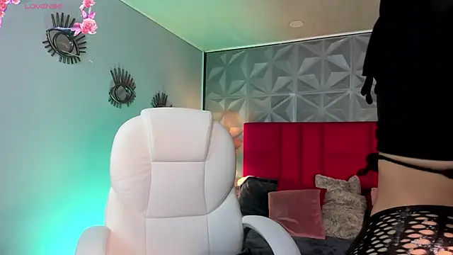 Valkiria ponce online show from 12-28-24, 01:49