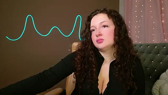 Snapshot of GloriNichols chatting on 10-24-25, 08:00 GloriNichols online show from 10-24-25, 08:00