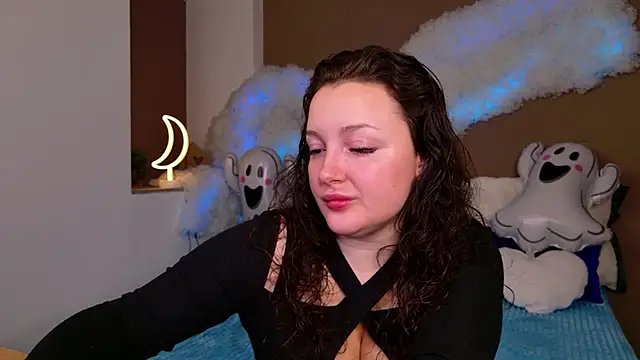 Snapshot of GloriNichols chatting on 11-01-25, 06:15 GloriNichols online show from 11-01-25, 06:15