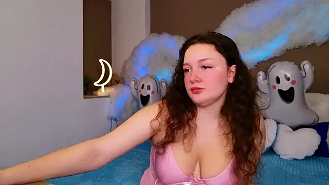 Snapshot of GloriNichols chatting on 11-02-25, 06:49 GloriNichols online show from 11-02-25, 06:49