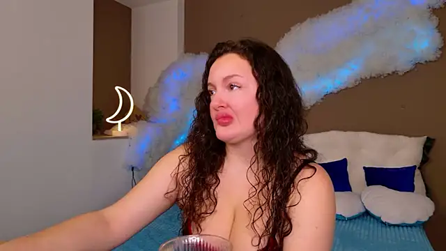 Snapshot of GloriNichols chatting on 11-09-25, 08:23 GloriNichols online show from 11-09-25, 08:23