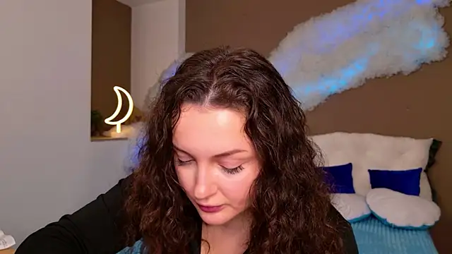 Snapshot of GloriNichols chatting on 11-11-25, 10:48 GloriNichols online show from 11-11-25, 10:48