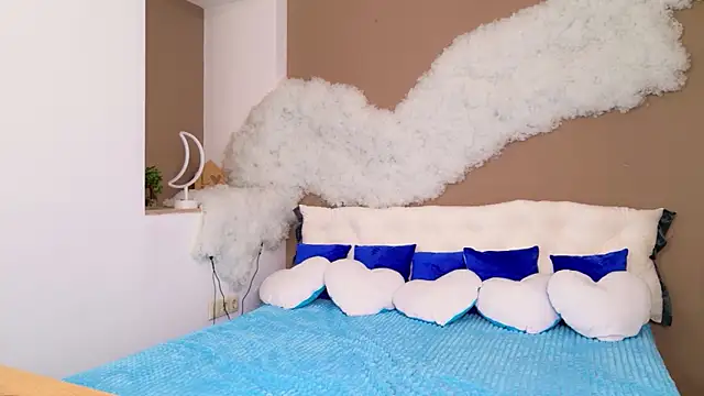 Snapshot of GloriNichols chatting on 11-15-25, 06:22 GloriNichols online show from 11-15-25, 06:22