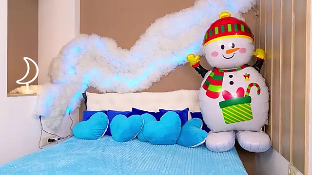 Snapshot of GloriNichols chatting on 12-02-25, 06:30 GloriNichols online show from 12-02-25, 06:30