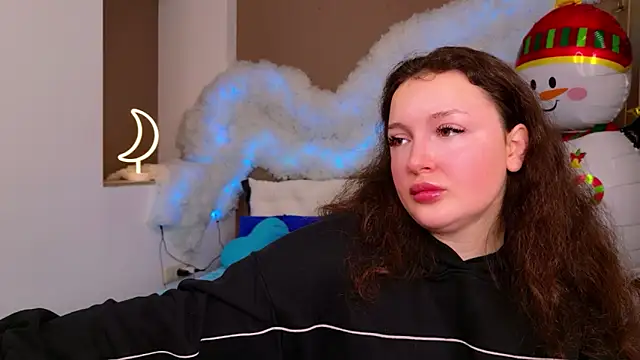 Snapshot of GloriNichols chatting on 12-04-25, 06:12 GloriNichols online show from 12-04-25, 06:12