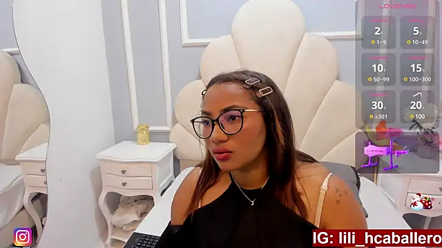 Snapshot of Lilithcaballero chatting on 01-11-25, 12:12 Lilithcaballero online show from 01-11-25, 12:12