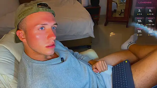 Snapshot of tommy_cumfinger chatting on 09-09-25, 05:40 tommy cumfinger online show from 09-09-25, 05:40