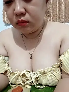 VyOanh2K online show from 10-20-25, 02:39