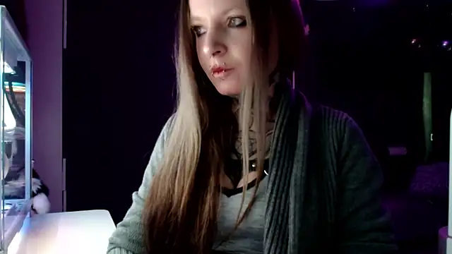 Snapshot of InesGold chatting on 02-12-25, 07:13 InesGold online show from 02-12-25, 07:13