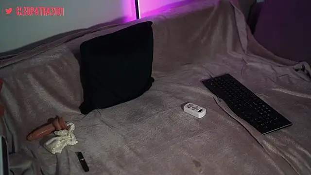 Snapshot of Cleopatra3101 chatting on 02-26-25, 01:19 Cleopatra3101 online show from 02-26-25, 01:19