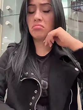 Snapshot of Sara_luna_ chatting on 01-15-25, 04:32 Sara luna online show from 01-15-25, 04:32