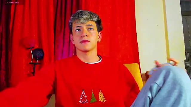 GabyThoms online show from 02-07-25, 01:47