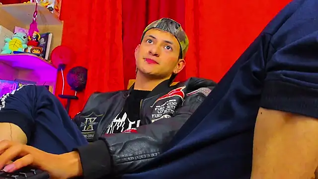 GabyThoms online show from 03-08-25, 03:06