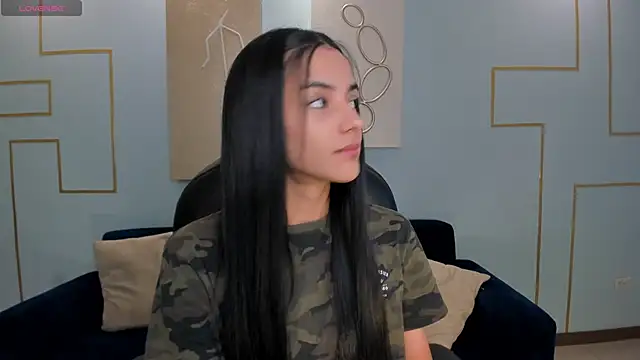 HannahJamesX online show from 12-17-24, 06:53