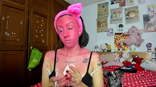 LunaDeCristall online show from 10-23-25, 05:07