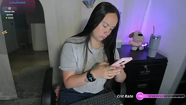 Snapshot of milysauria1 chatting on 05-17-26, 12:23 milysauria1 online show from 05-17-26, 12:23