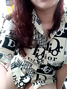Snapshot of _LanTran chatting on 03-13-25, 02:38 LanTran online show from 03-13-25, 02:38