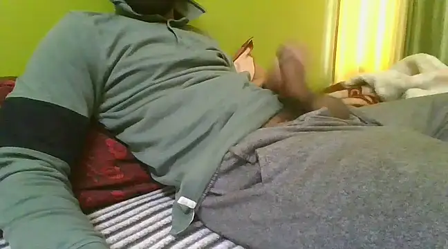 Snapshot of 17Prat1998 chatting on 01-04-25, 05:27 17Prat1998 online show from 01-04-25, 05:27