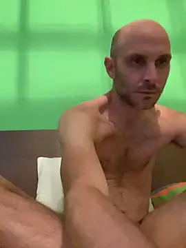 Snapshot of tubfunaske chatting on 10-15-25, 05:35 tubfunaske online show from 10-15-25, 05:35