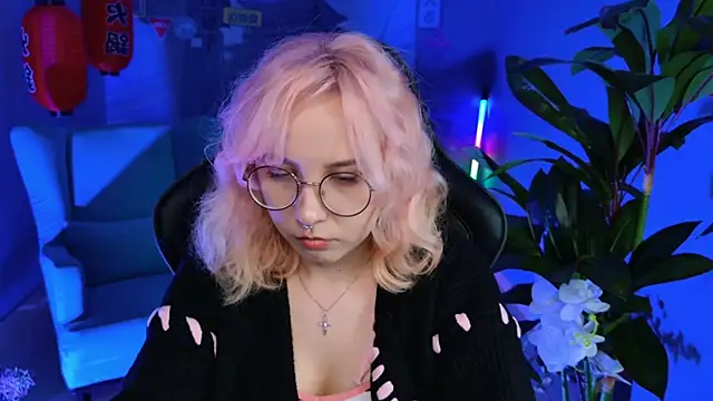 Snapshot of JasmineMilko chatting on 01-21-25, 11:13 JasmineMilko online show from 01-21-25, 11:13