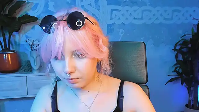 Snapshot of JasmineMilko chatting on 01-23-25, 08:04 JasmineMilko online show from 01-23-25, 08:04