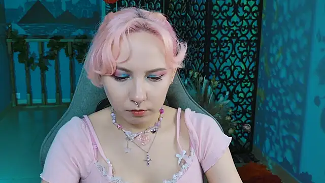 Snapshot of JasmineMilko chatting on 01-24-25, 01:03 JasmineMilko online show from 01-24-25, 01:03