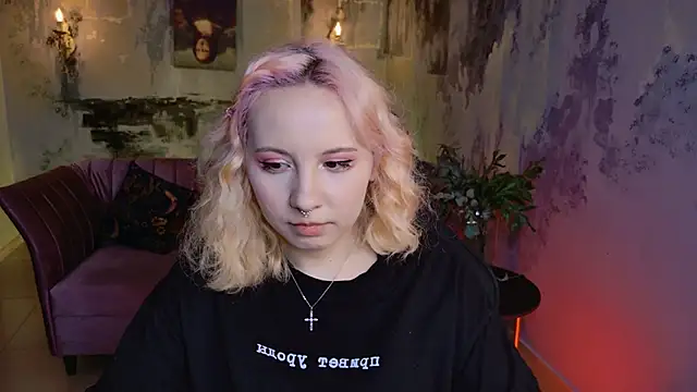 Snapshot of JasmineMilko chatting on 02-03-25, 08:13 JasmineMilko online show from 02-03-25, 08:13