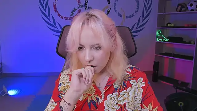 Snapshot of JasmineMilko chatting on 02-06-25, 08:29 JasmineMilko online show from 02-06-25, 08:29