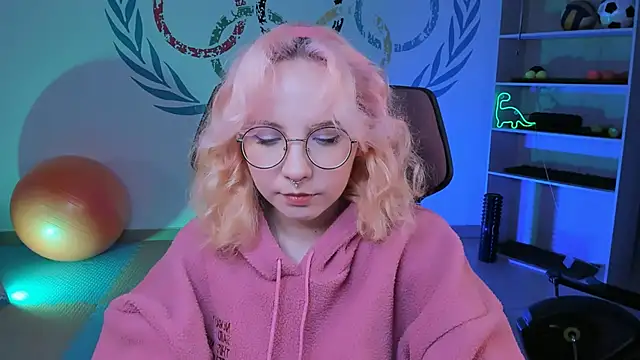 Snapshot of JasmineMilko chatting on 02-07-25, 05:10 JasmineMilko online show from 02-07-25, 05:10