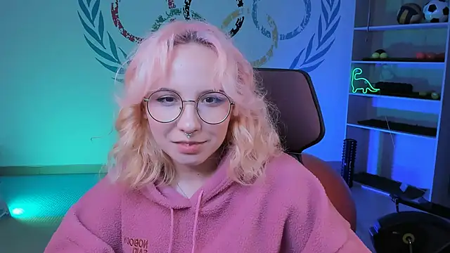 Snapshot of JasmineMilko chatting on 02-07-25, 11:12 JasmineMilko online show from 02-07-25, 11:12