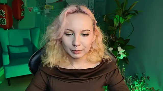 Snapshot of JasmineMilko chatting on 02-13-25, 05:16 JasmineMilko online show from 02-13-25, 05:16